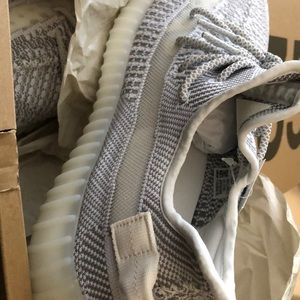 Yeezy Boost 350 V2